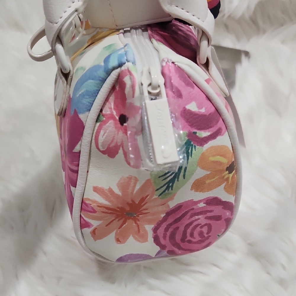 🔹️Betsey Johnson🔹️ LBHARLEY Floral Mini  Handbag Crossbody - White  Multicolor - Picture 8 of 13